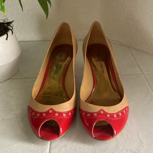 Vince Camuto leather peep toe heels - Picture 2 of 9